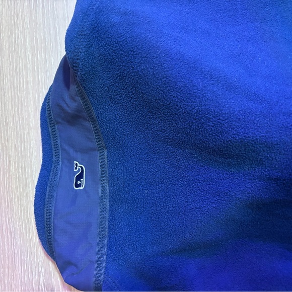 Vineyard Vines Fleece Vest - Picture 2 of 5